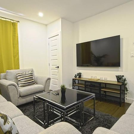 셔브룩 Downtown Prestige: Parking, King Bed, Sleeps 6 아파트 외부 사진